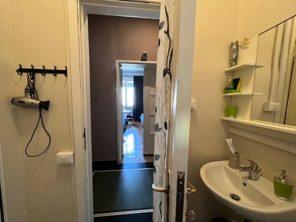 ג'נובה B&B Piazza Della Vittoria 3*,  איטליה